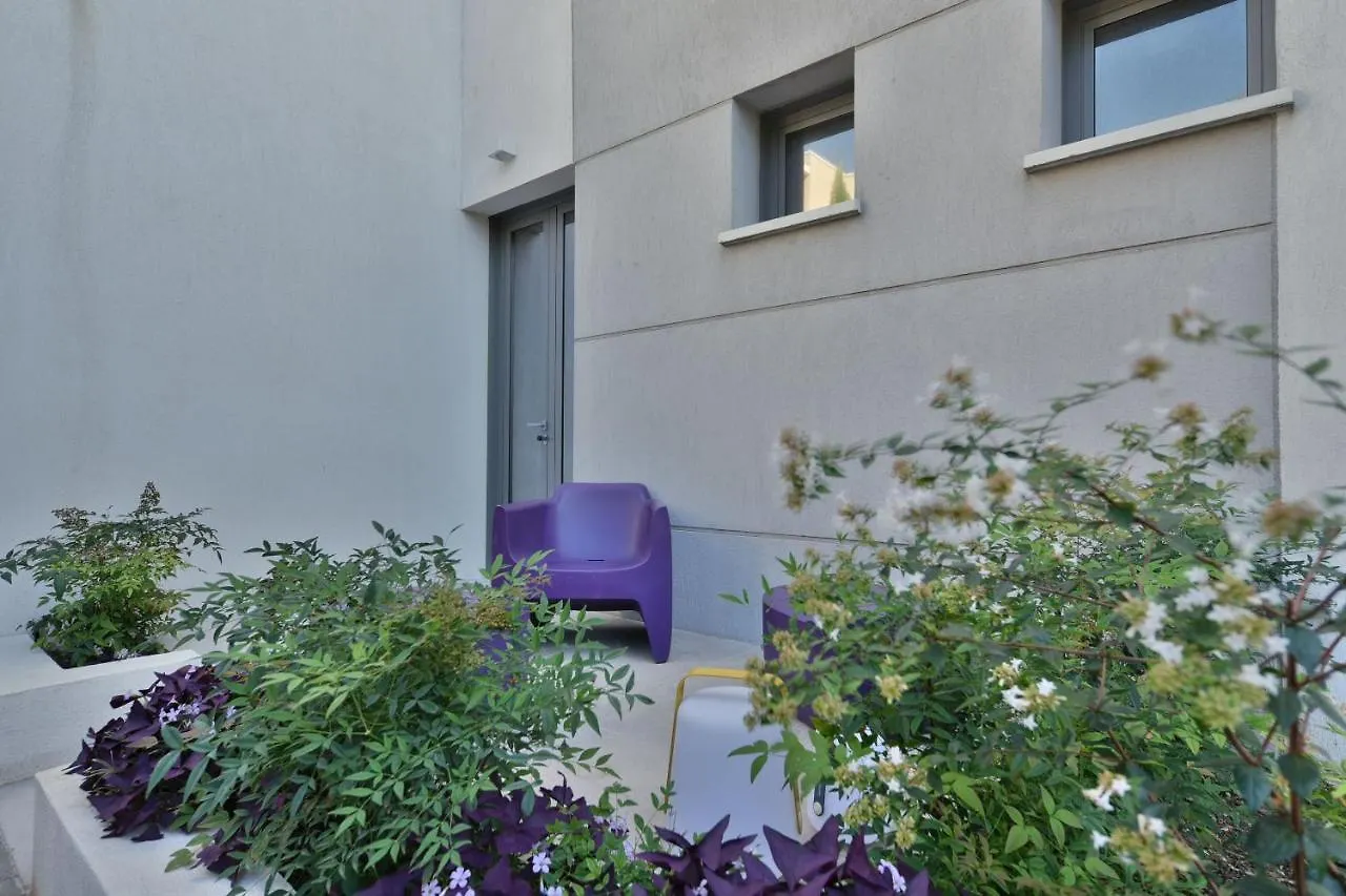 Hotel Monte Alta Salon-de-Provence 0*,  Frankreich